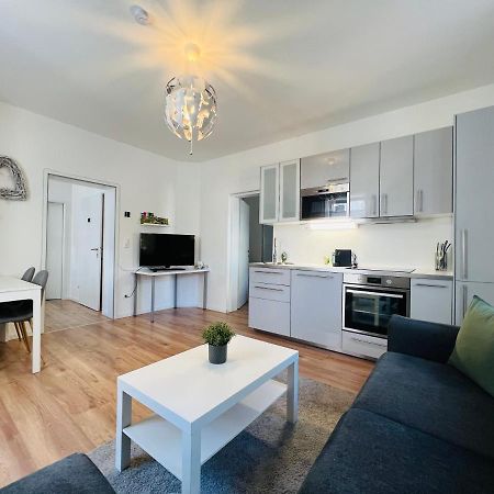 White Inn - Kuschelige Ferienwohnung 뮈르츠슐라크 외부 사진